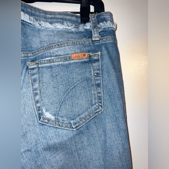 Joes jeans. Distressed jeans. Size 25W. Skinny Jean. - Picture 5 of 7